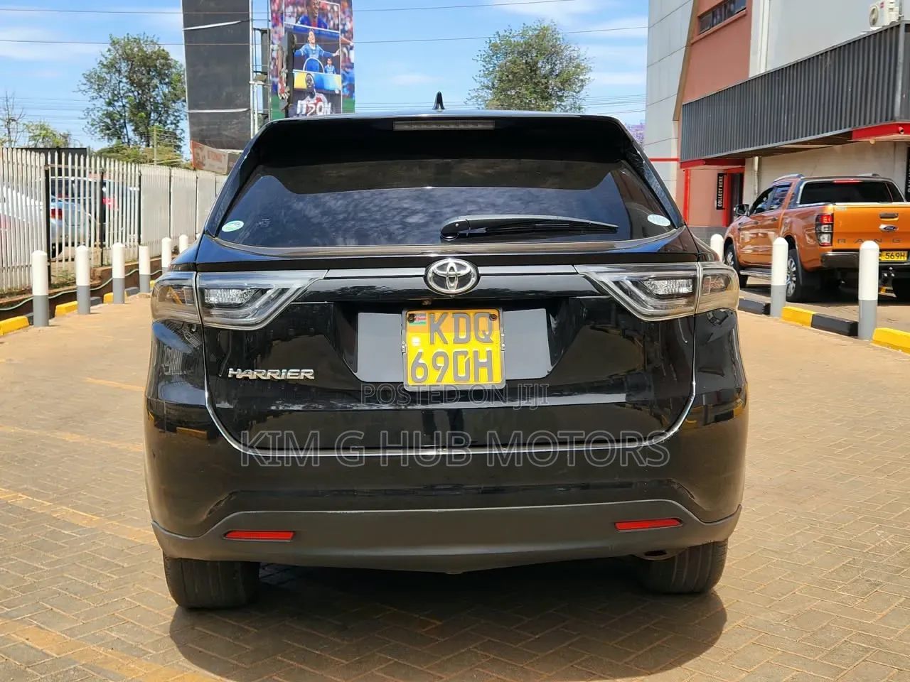 Toyota Harrier 2.0 2017 Black