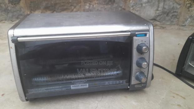 Black and Decker Countertype Convention 12 Pizza Capaci Oven