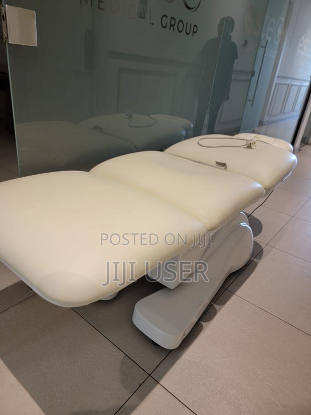 Electric Medical/Treatment Bed