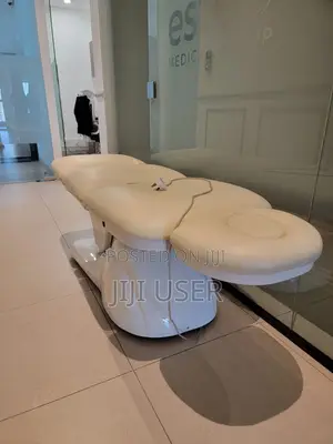 Electric Medical/Treatment Bed
