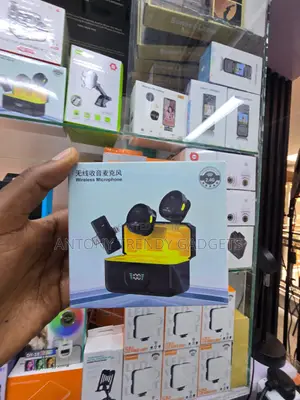 Q9 Dual Clip-on Phone Microphone With Digital Display Case