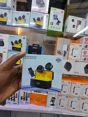 Q9 Dual Clip-on Phone Microphone With Digital Display Case