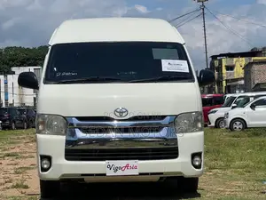 Toyota HiAce 2019 Beige