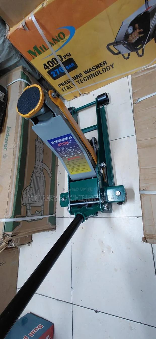4 Tonne Low Profile Hydraulic Trolley Jack - thumbnail 2
