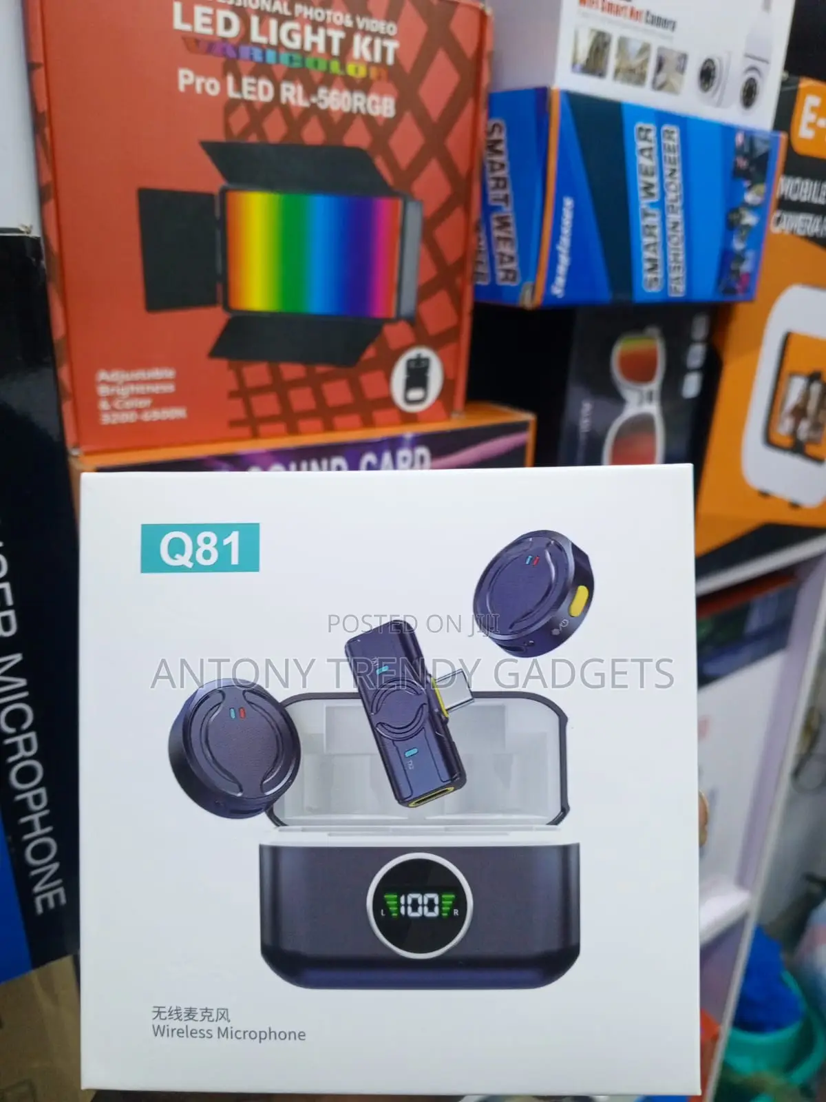 Q81 Wireless Phone Microphone With Digital Display Case