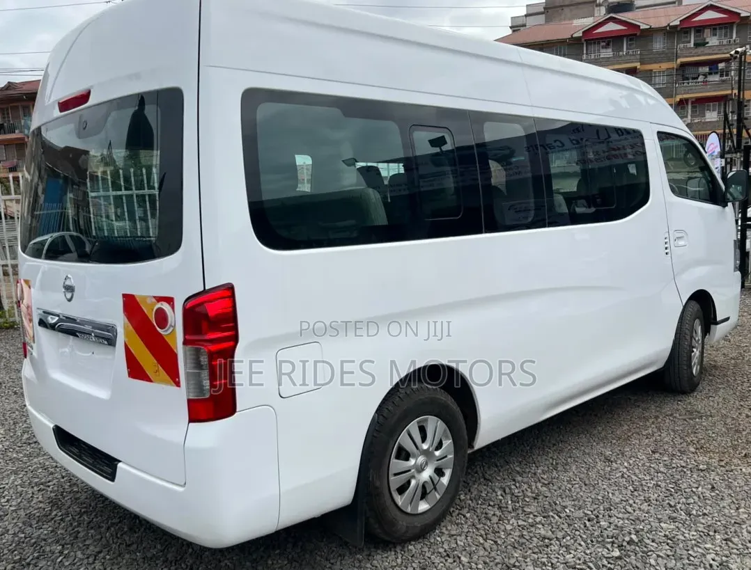 Nissan Caravan (Urvan) 2017 White