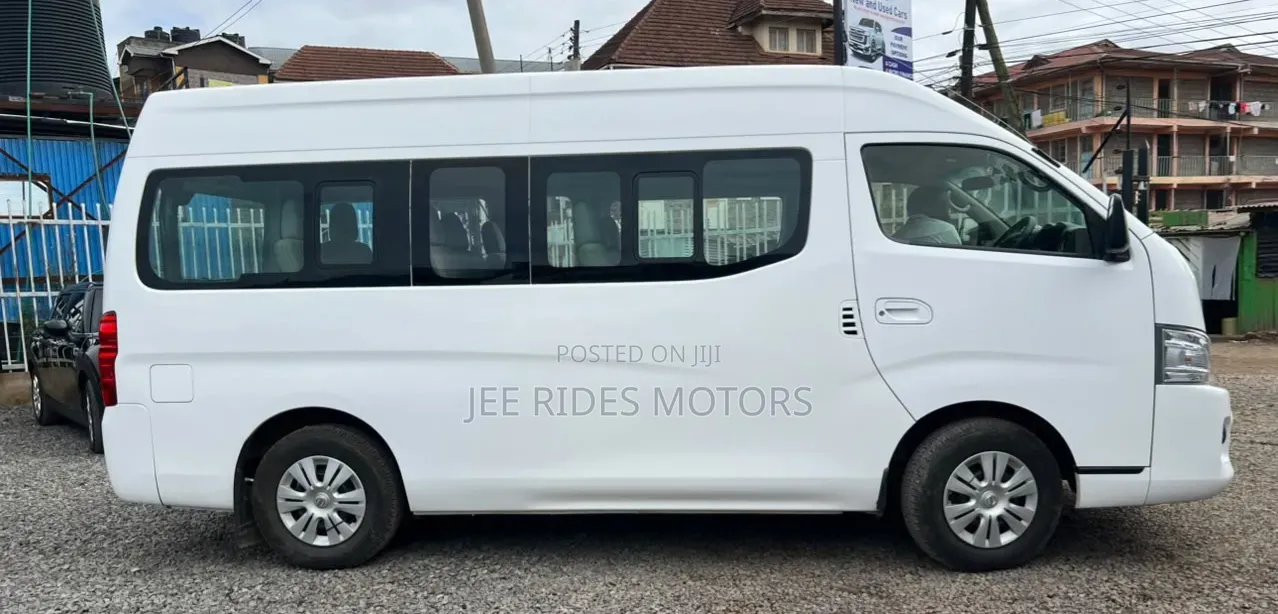 Nissan Caravan (Urvan) 2017 White