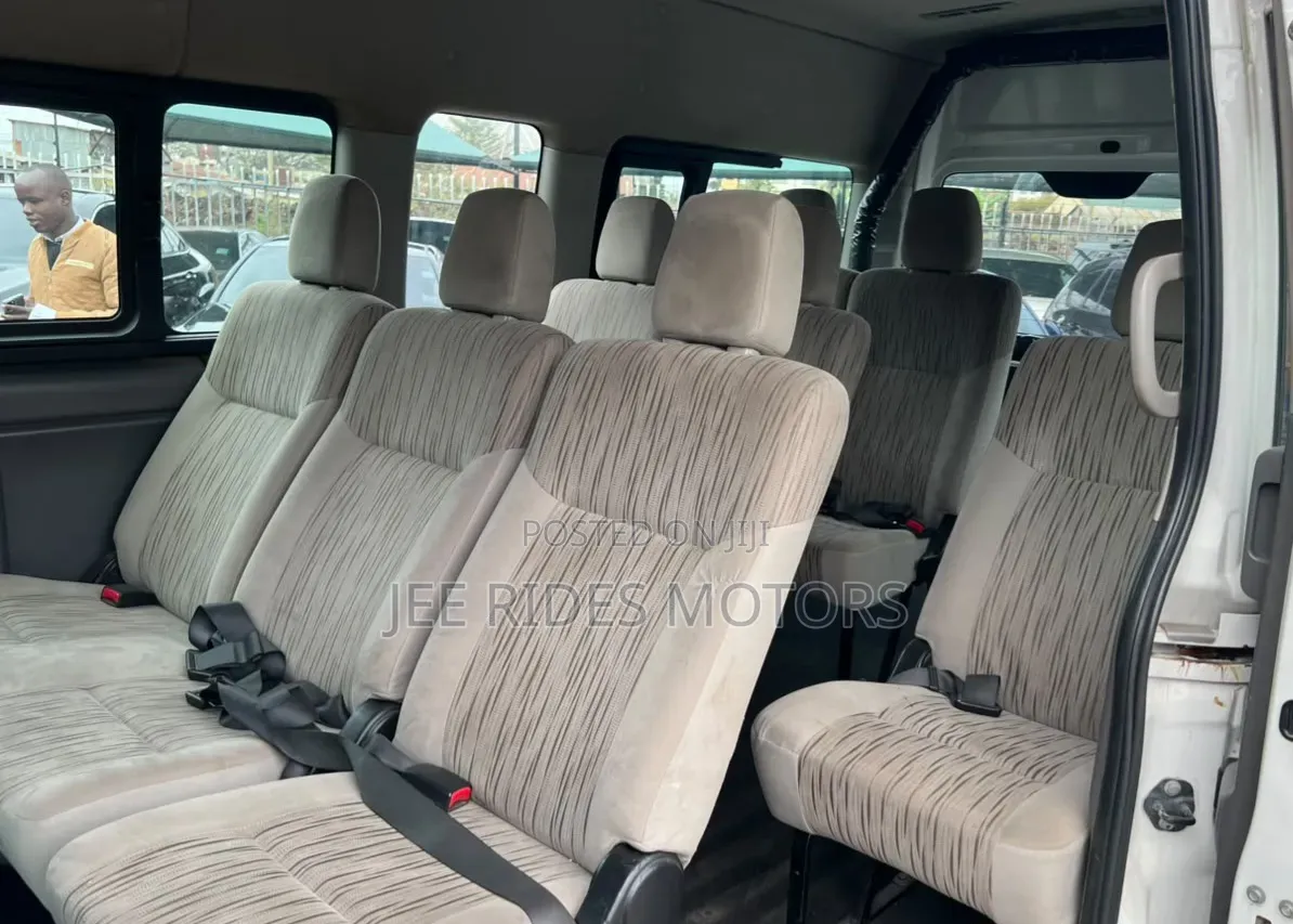 Nissan Caravan (Urvan) 2017 White