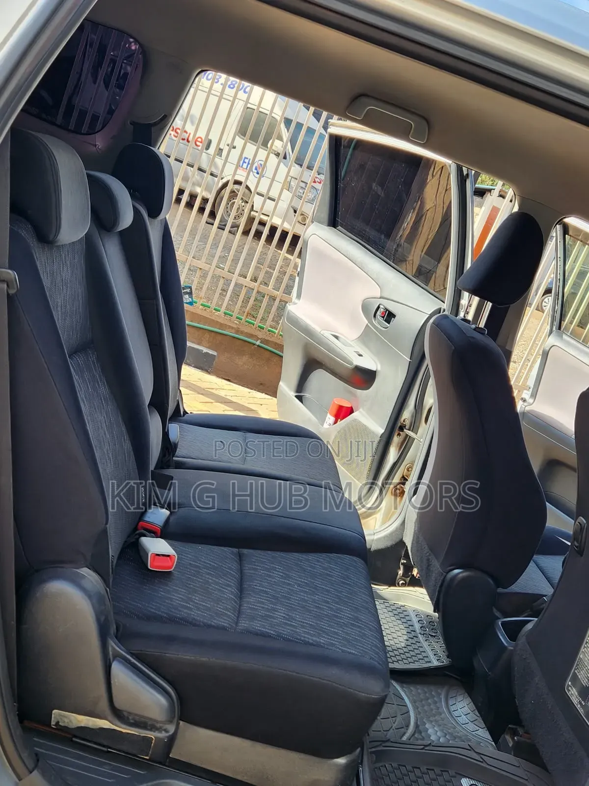 Toyota Wish 2011 Silver
