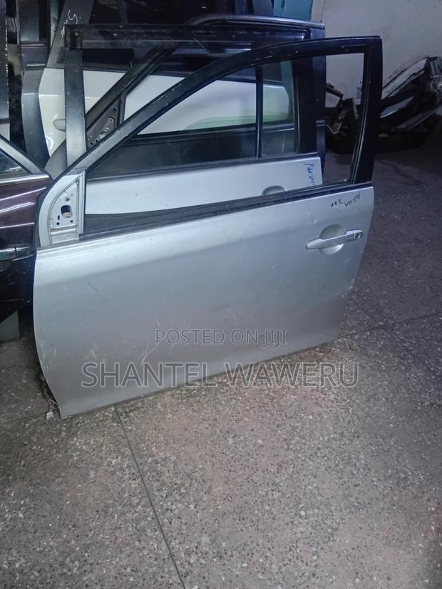 Allion 240 Front Left Door - thumbnail 2