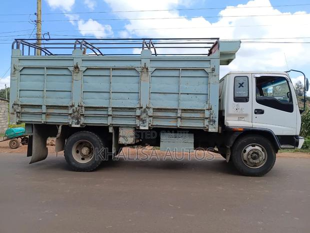 2016 Isuzu FSR - thumbnail 2