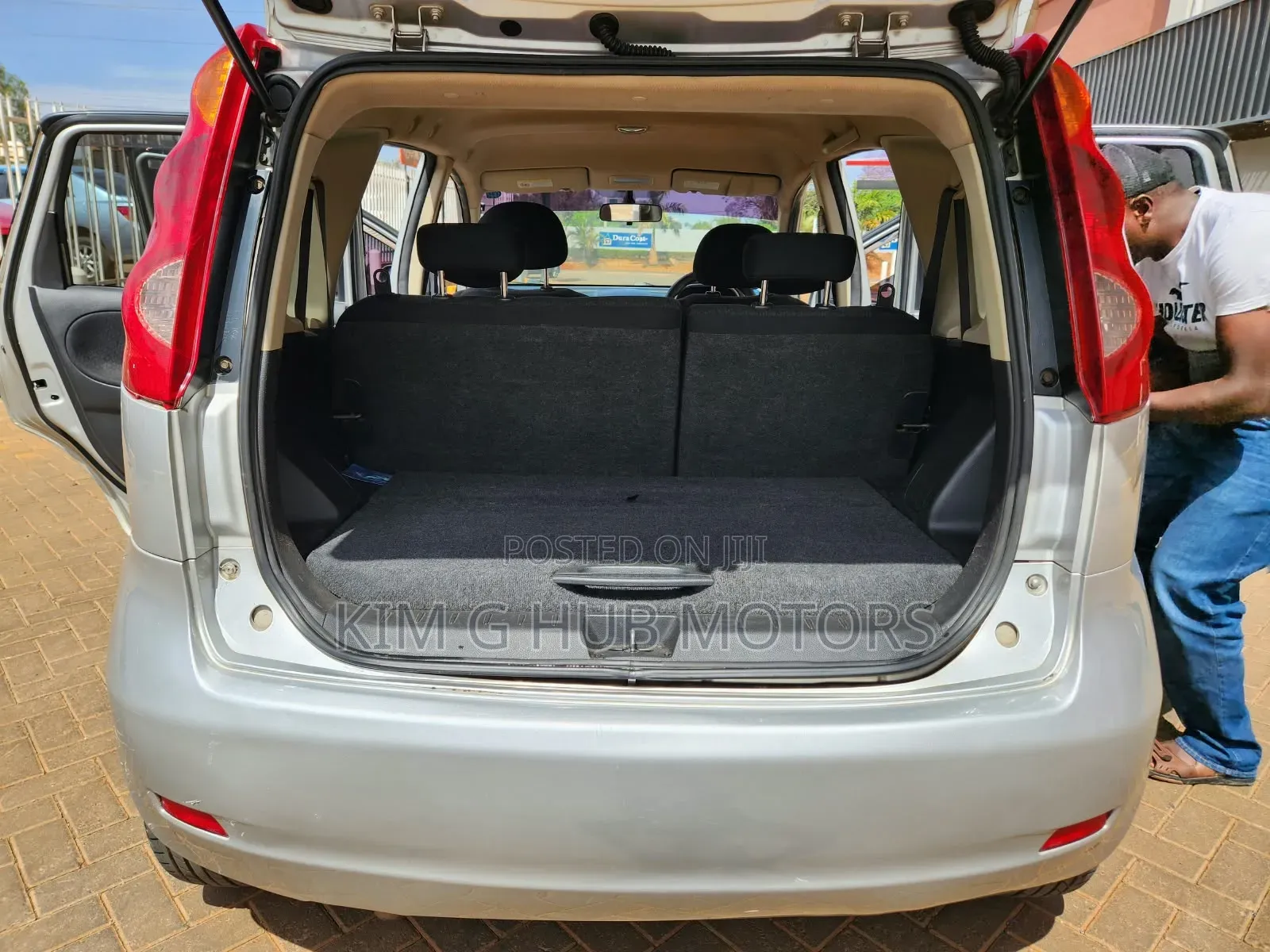 Nissan Note 2011 Silver
