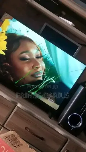 Vitron 32" Smart Frameless TV