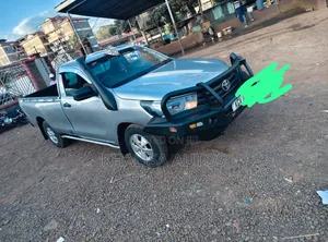 Toyota Hilux 2018 Silver