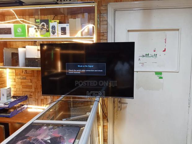 Samsung 40 Inches TV - thumbnail 2