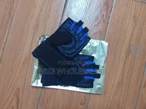 Adjustable Wrist Support Gloves With Blue Straps