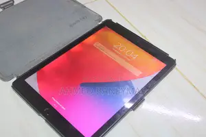 Apple iPad Wi-Fi 32 GB Gray