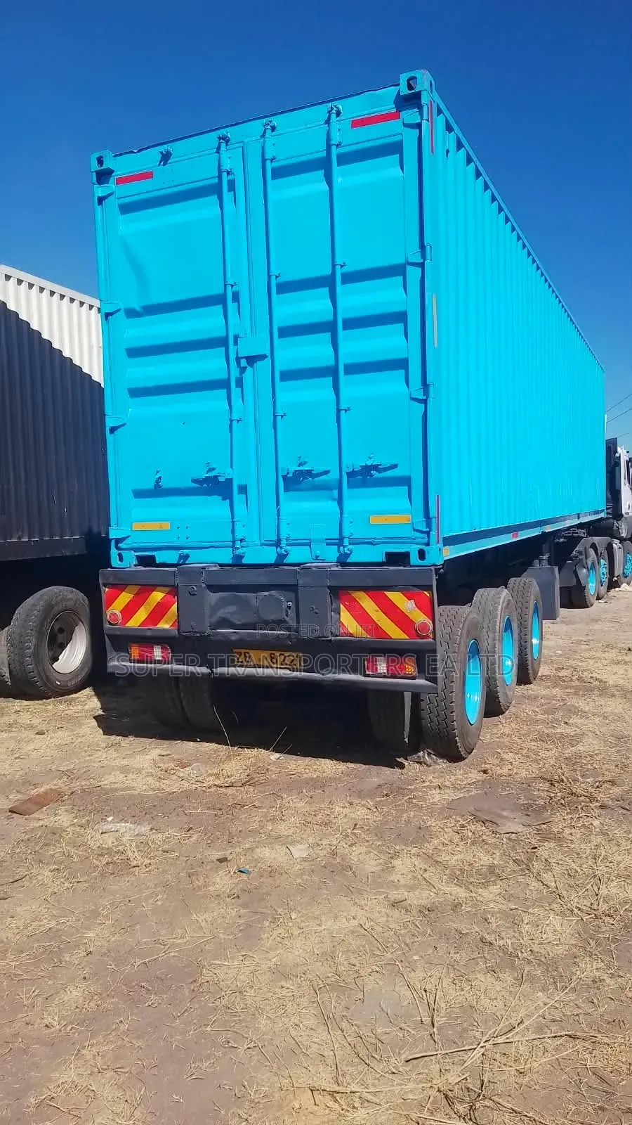 Transport. Trailers.30-32 tonnes.flatbeds.100 Units.