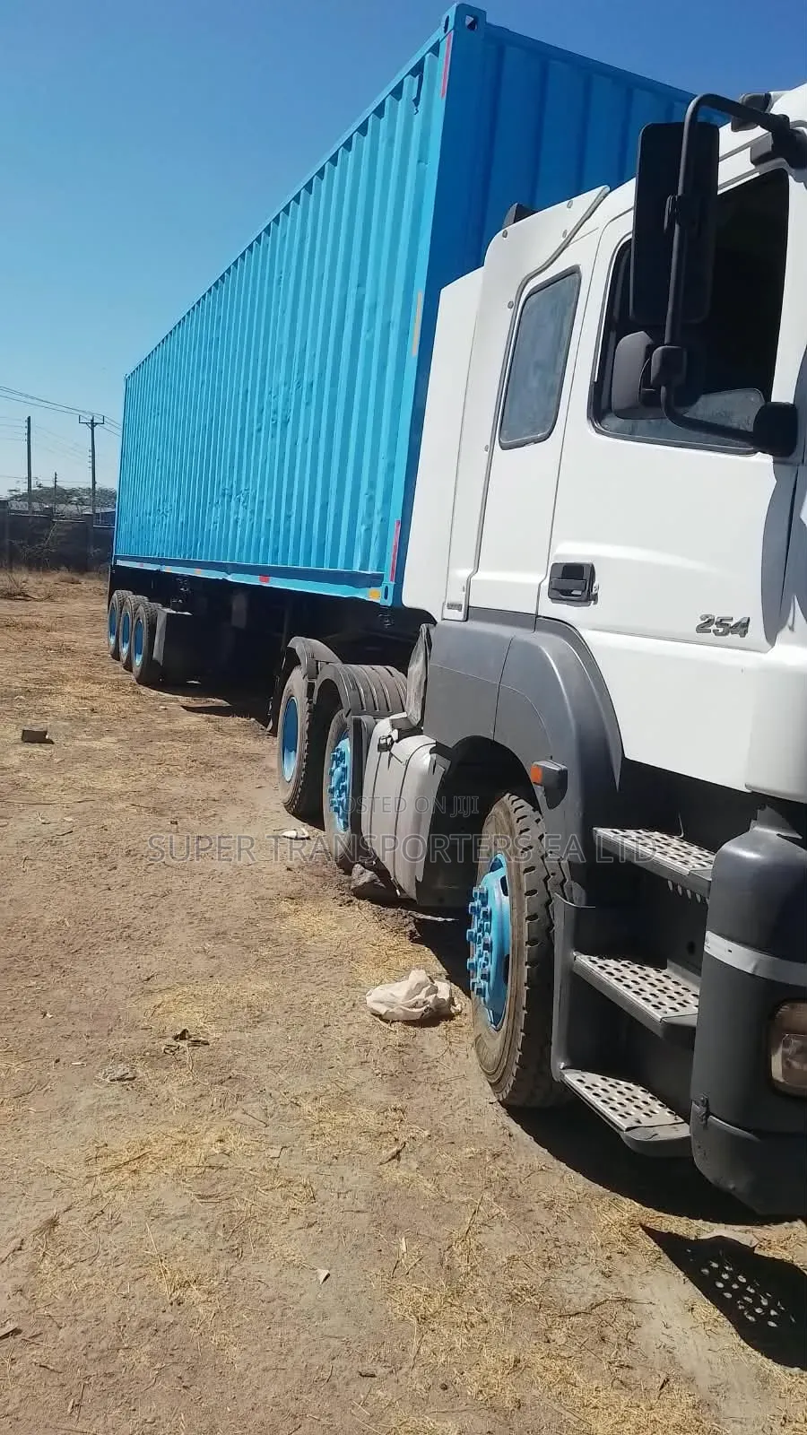 Transport. Trailers.30-32 tonnes.flatbeds.100 Units.