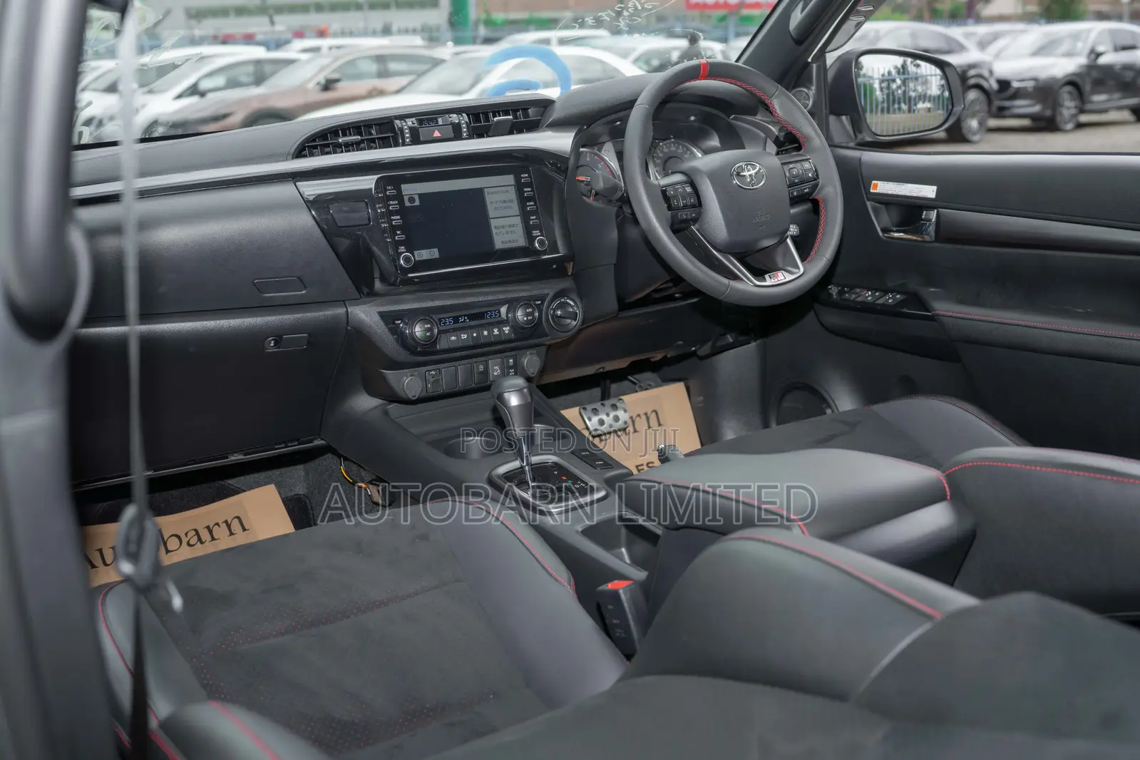 Toyota Hilux 2022 White