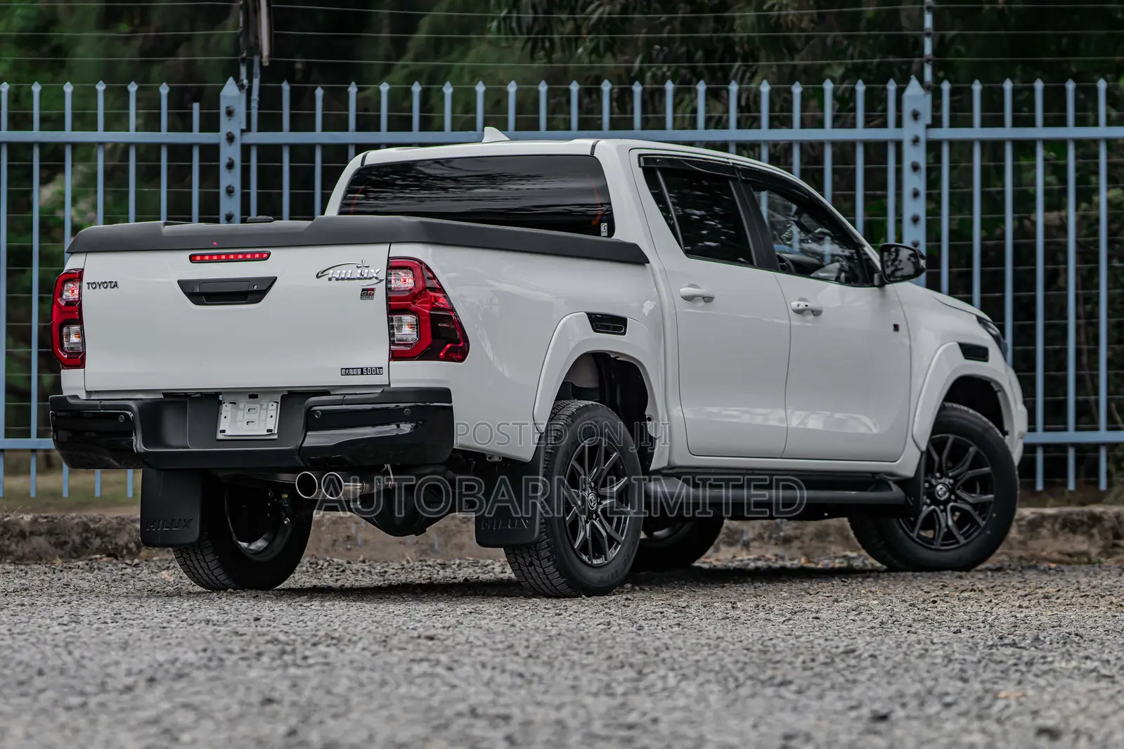 Toyota Hilux 2022 White