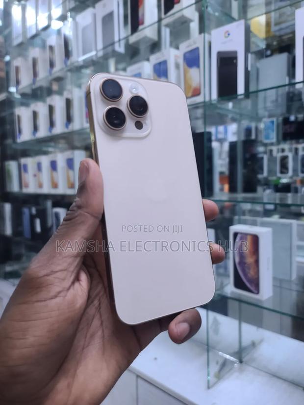 Apple iPhone 16 Pro Max 256 GB - main view