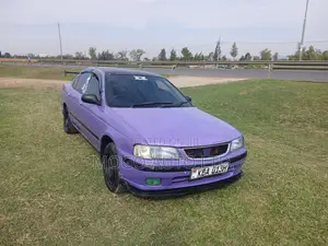 Nissan Sunny 2000 Gray