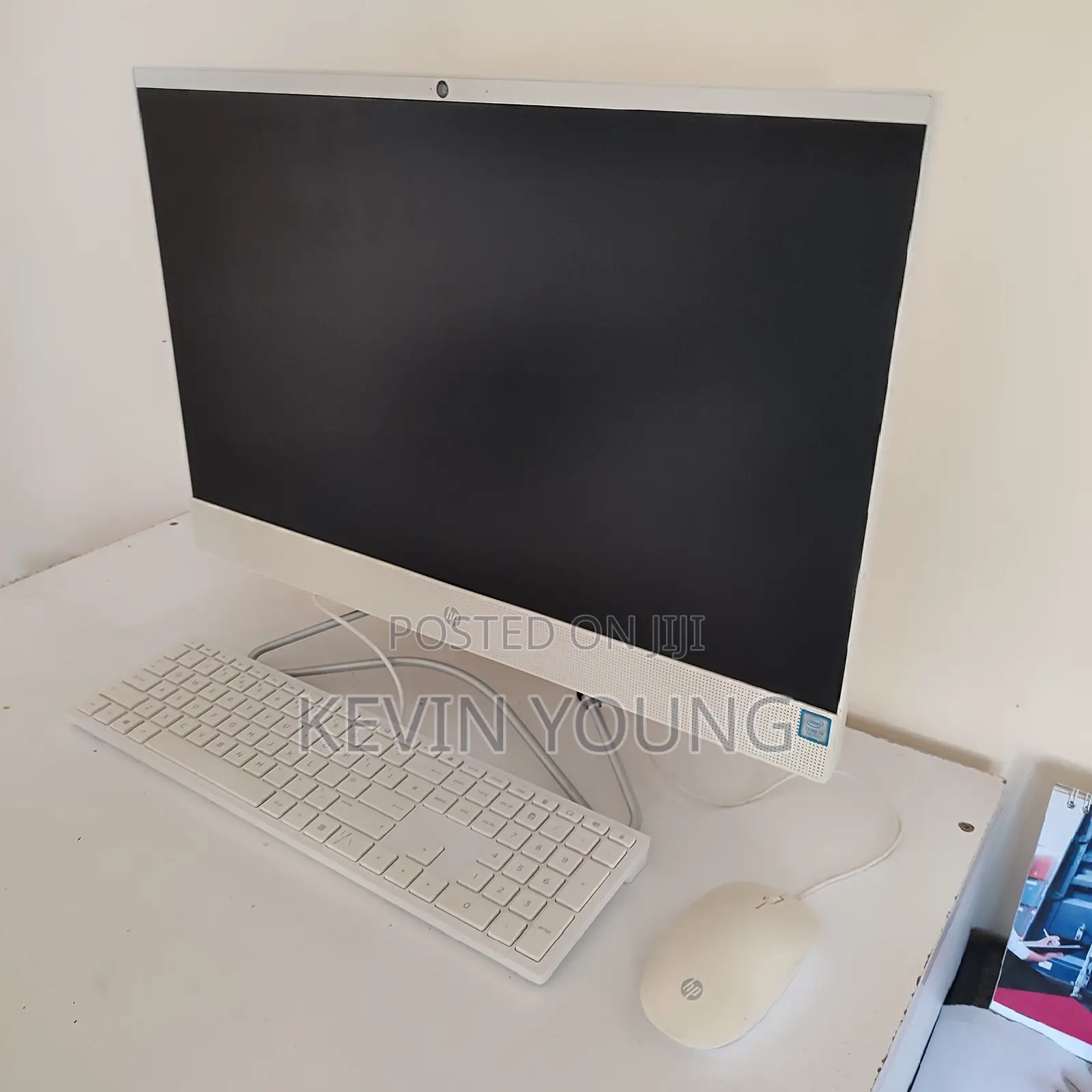 Desktop Computer HP 200 G4 22 All-in-One 4GB Intel Core i3 HDD 256GB