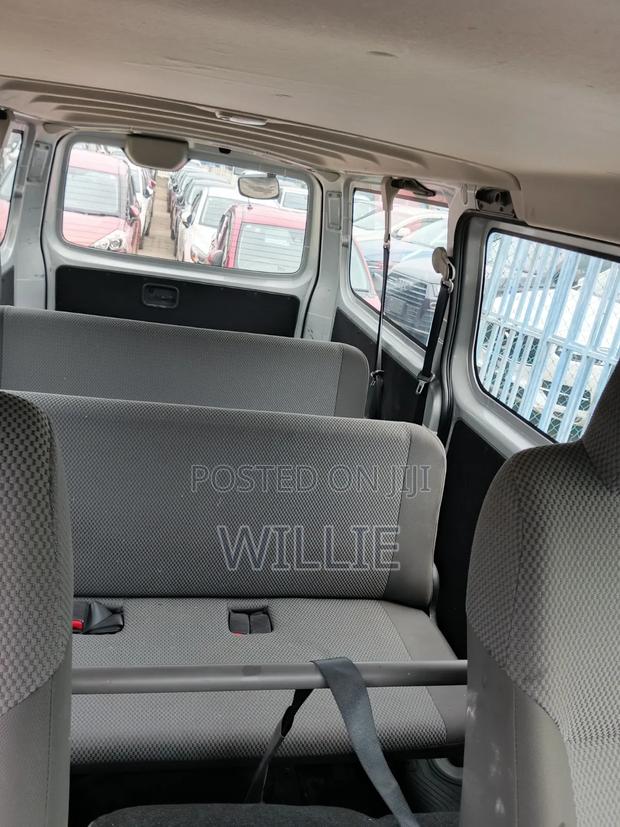 Nissan Caravan (Urvan) 2019 Silver - thumbnail 3
