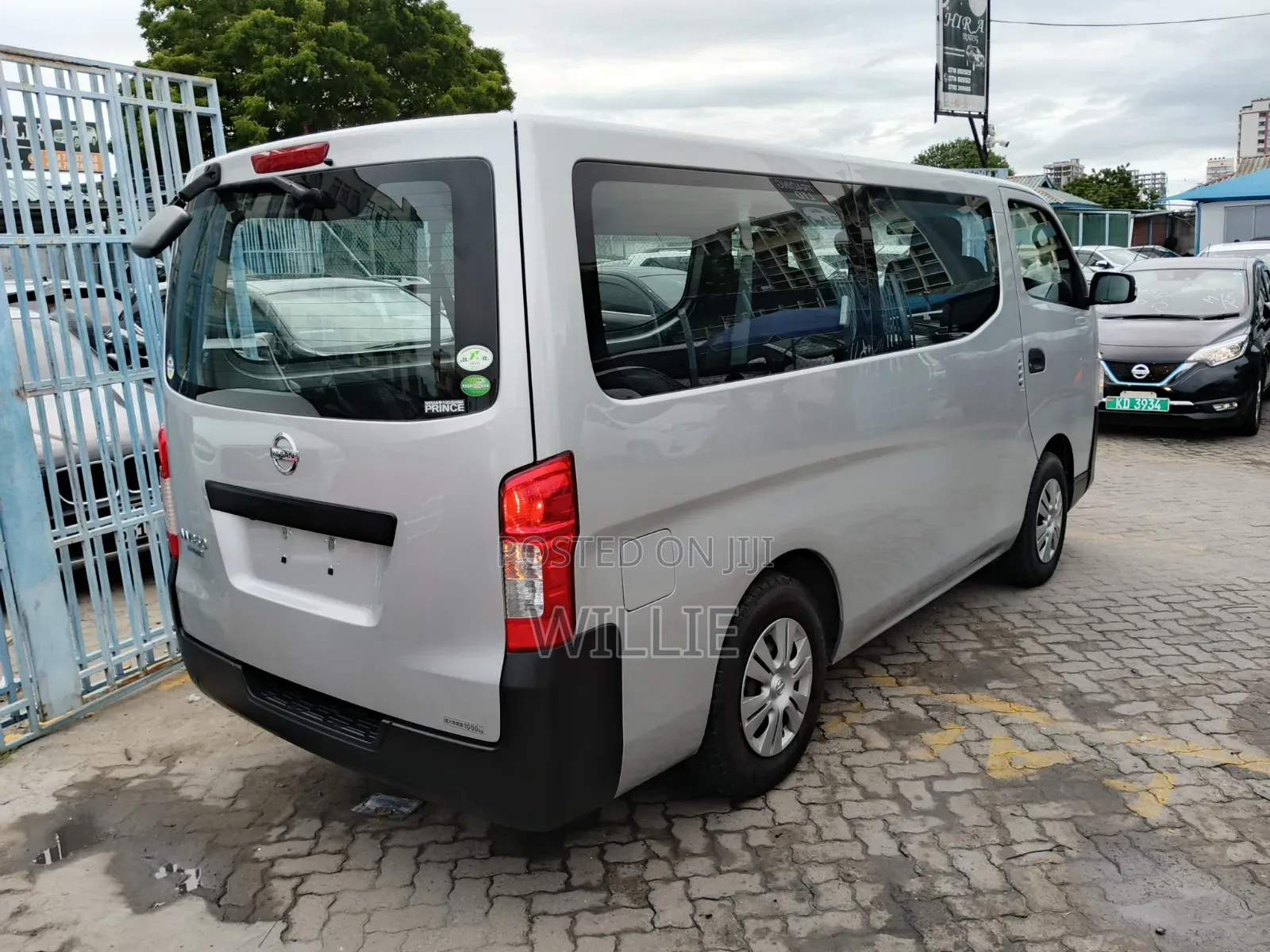 Nissan Caravan (Urvan) 2019 Silver