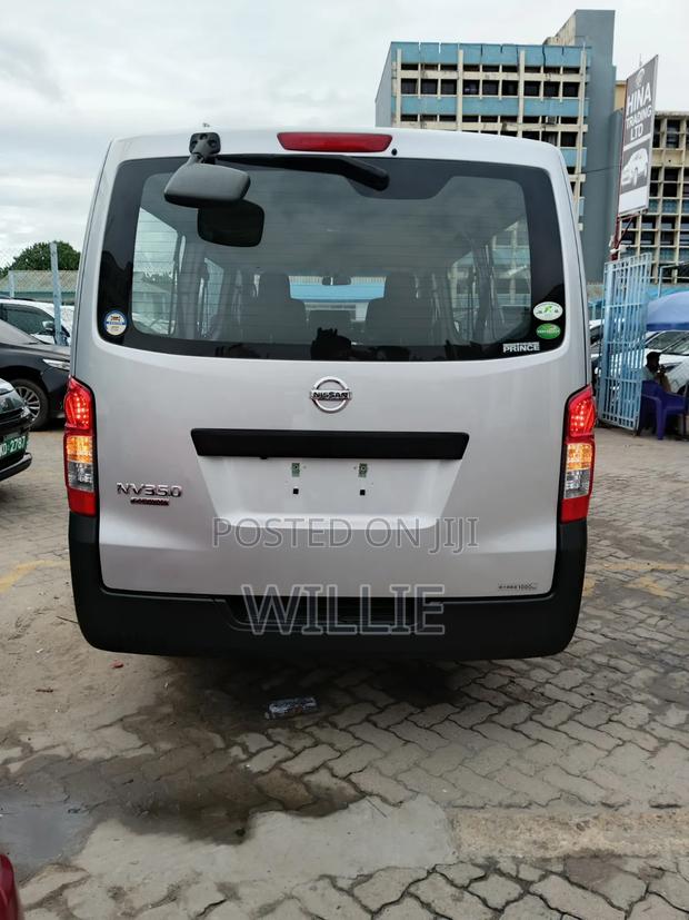 Nissan Caravan (Urvan) 2019 Silver - thumbnail 7