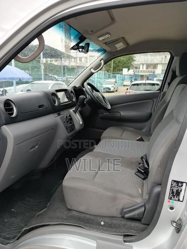 Nissan Caravan (Urvan) 2019 Silver - thumbnail 11