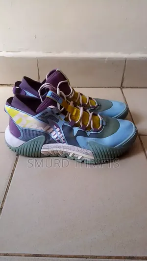 Li-Ning BadFive Low 2