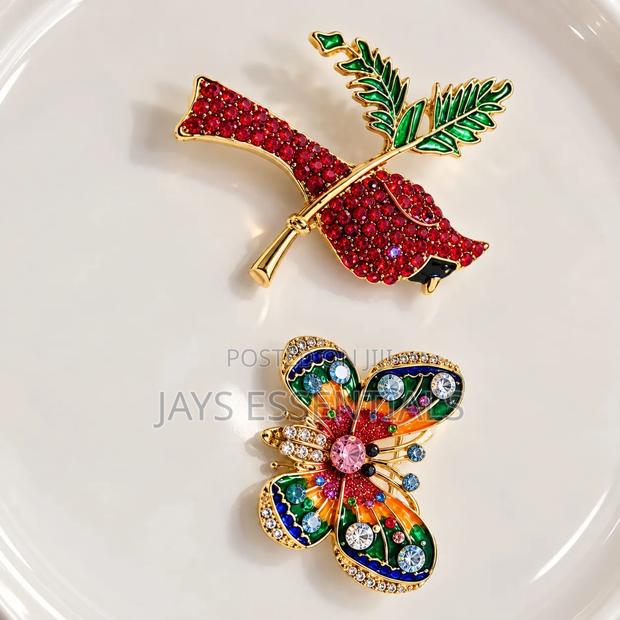 Transform Your Outfits With Our Brooches - thumbnail 3