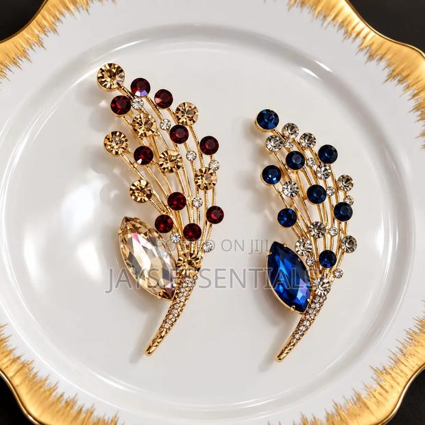 Transform Your Outfits With Our Brooches - thumbnail 4