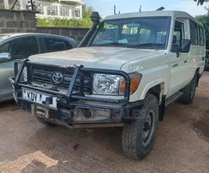 Toyota Land Cruiser 2020 White