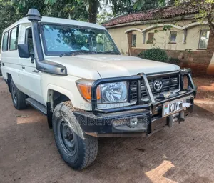 Toyota Land Cruiser 2020 White