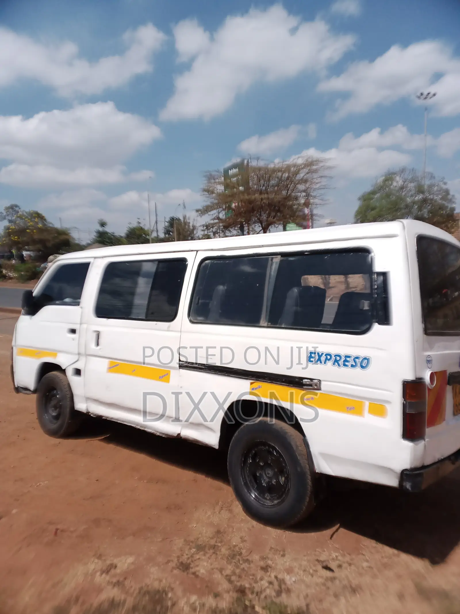 Nissan Caravan (Urvan) 2002 White