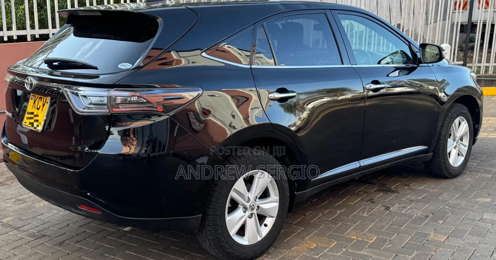 Toyota Harrier 2.0 2014 Black