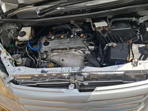 Toyota Noah 2002 Silver