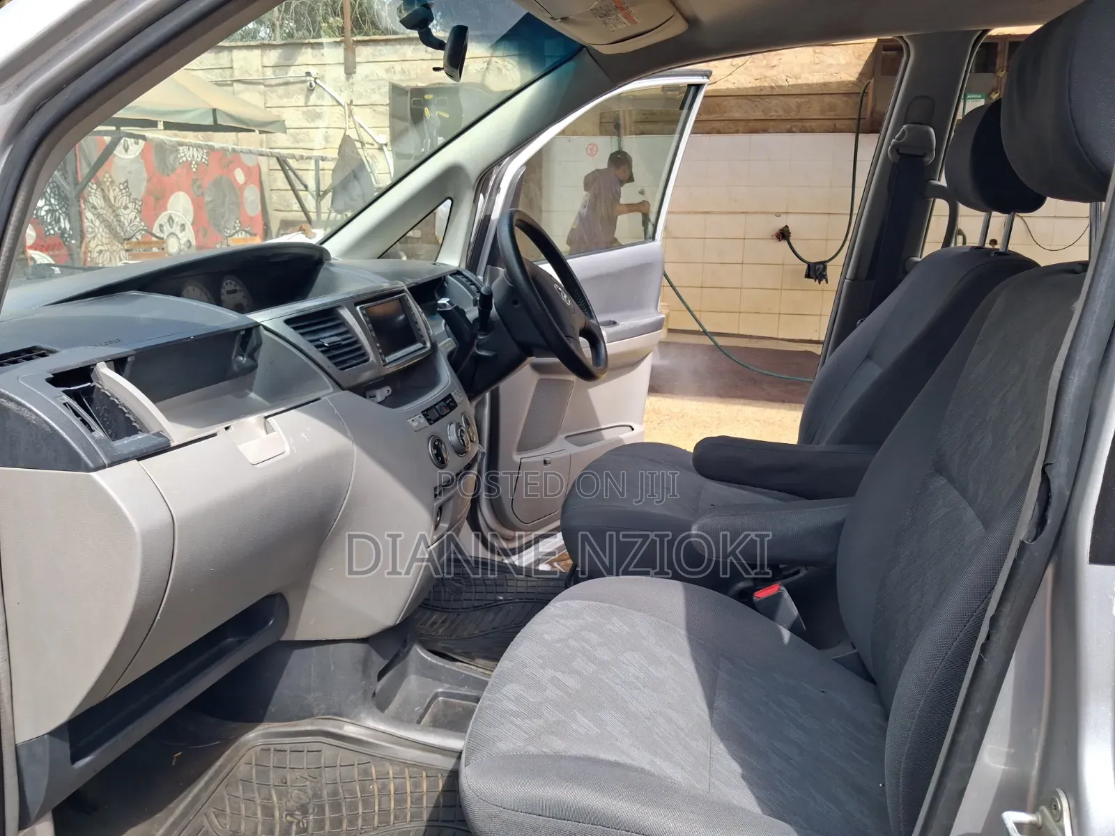 Toyota Noah 2002 Silver