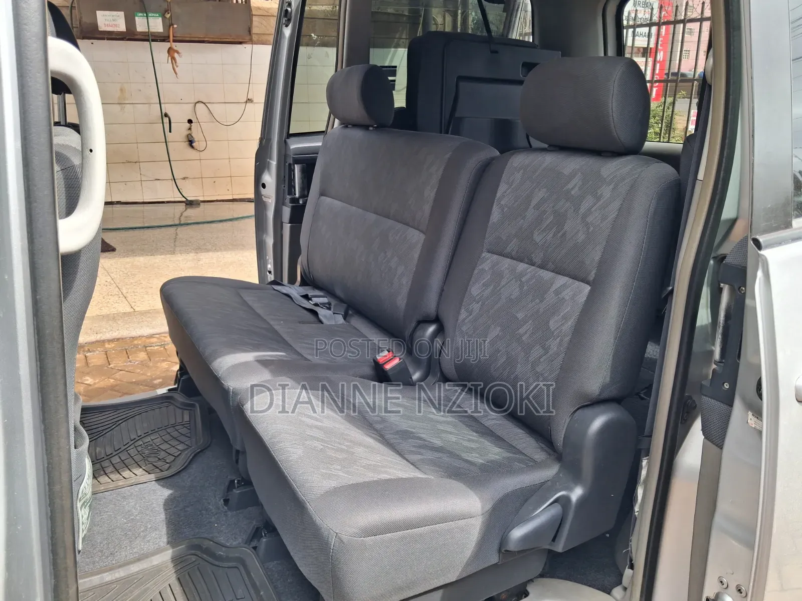 Toyota Noah 2002 Silver
