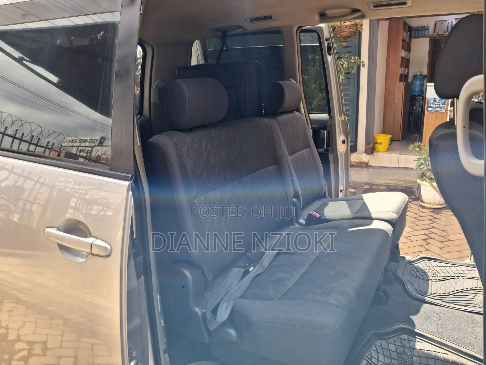 Toyota Noah 2002 Silver