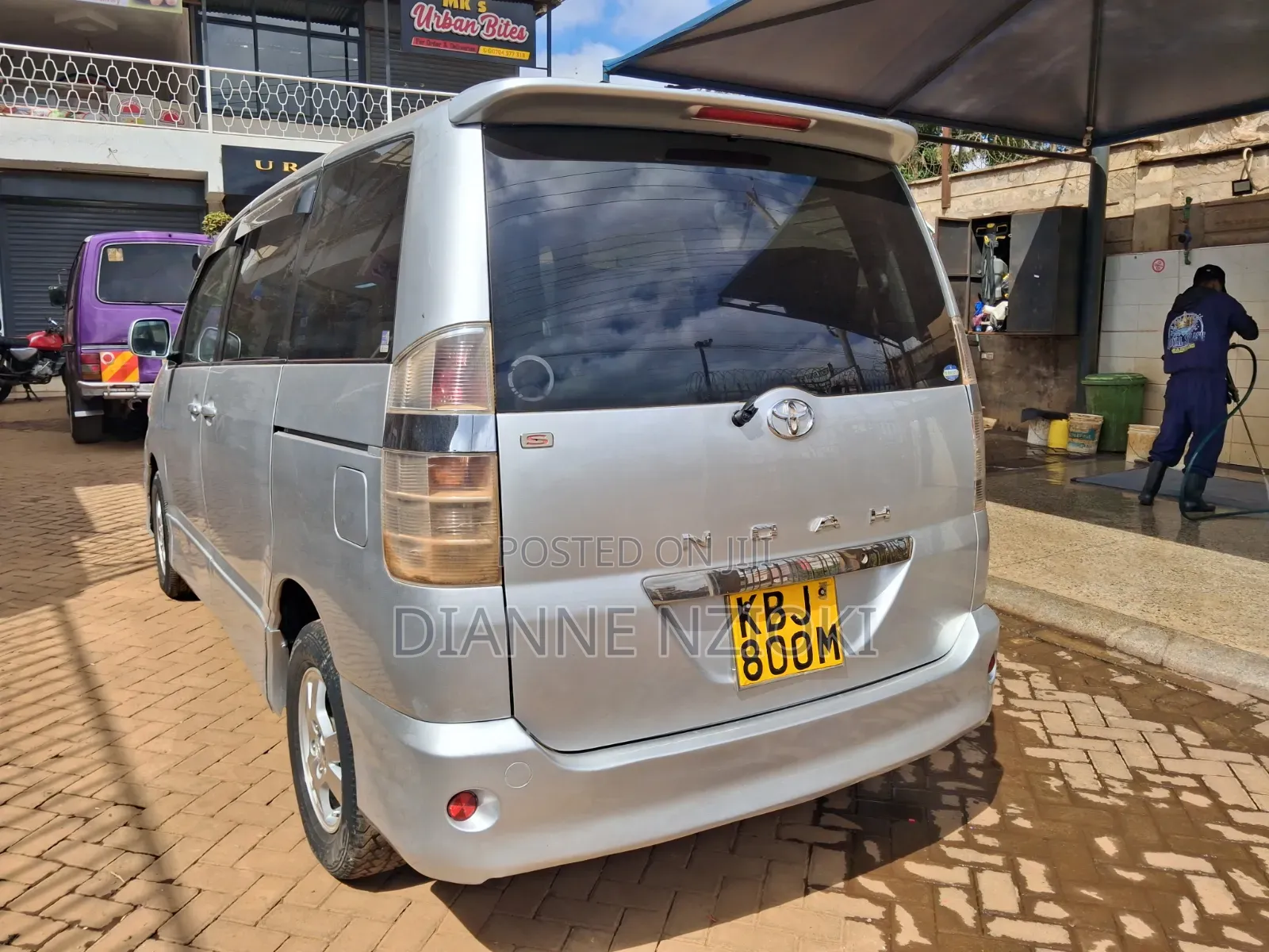 Toyota Noah 2002 Silver