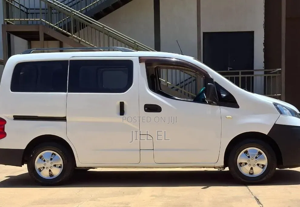 Nissan Caravan 2012 White