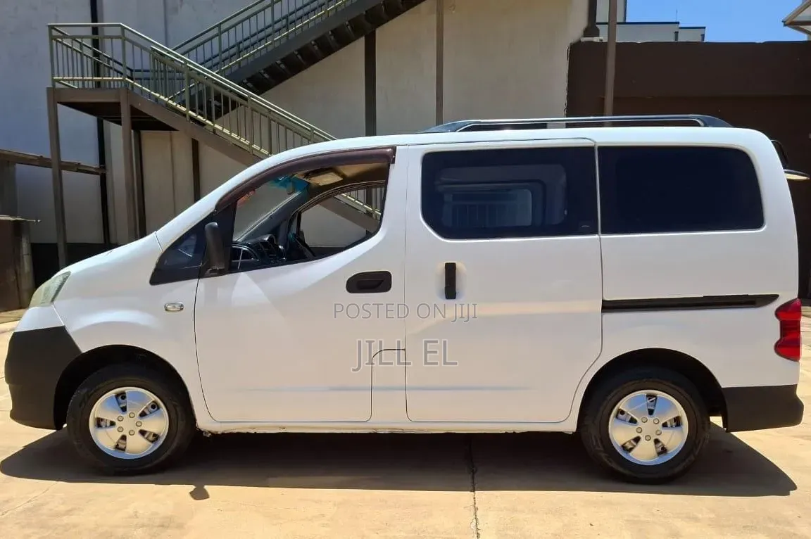 Nissan Caravan 2012 White