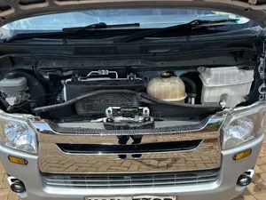 Toyota HiAce 2009 Silver