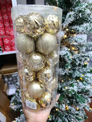 *24Pcs Christmas Bubbles*
 Price 950 Per Set
size 6cm
Bli
