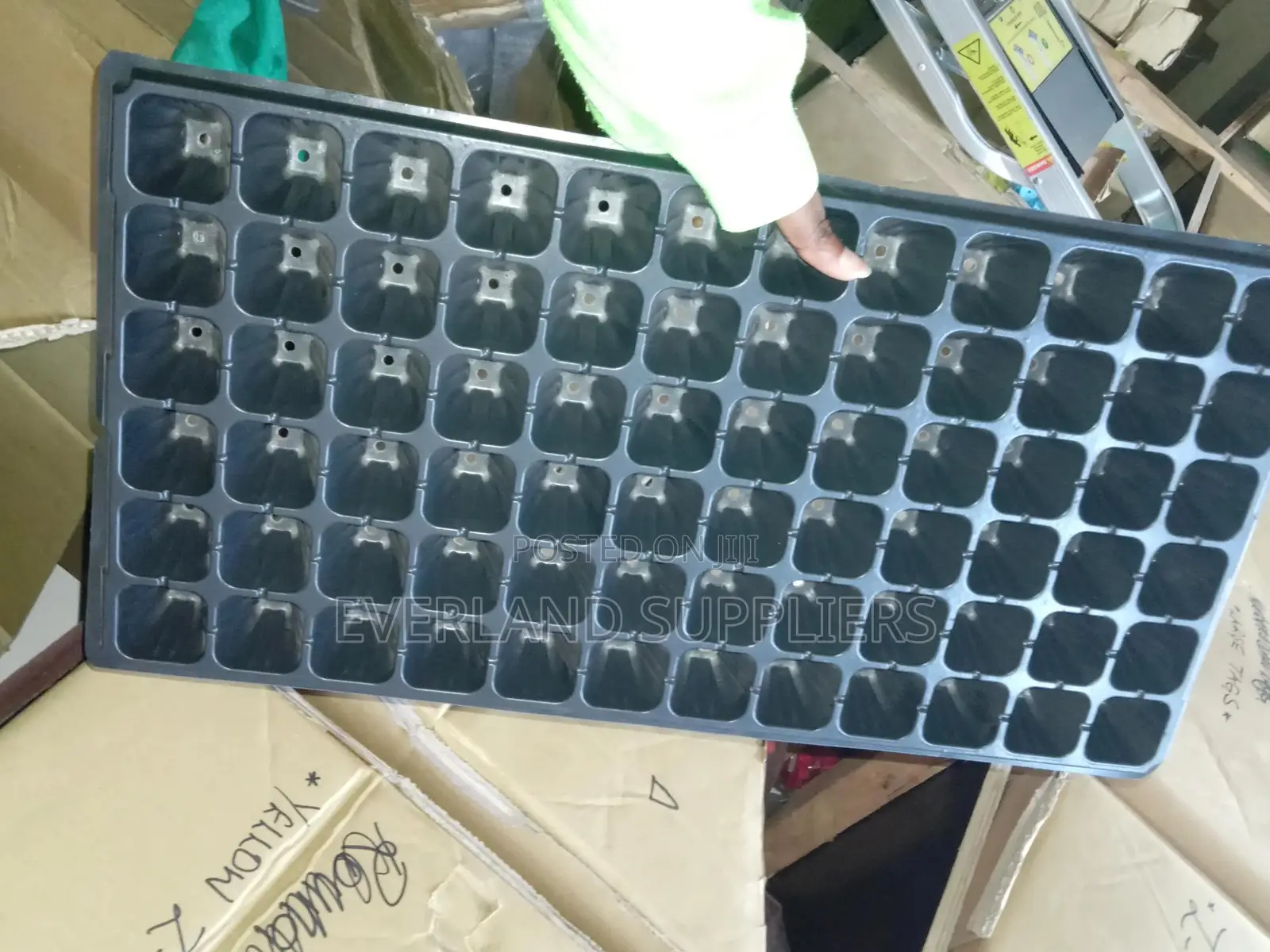Efficient Seedling Raising Trays