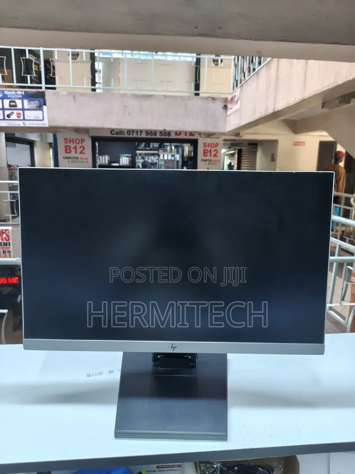 Elegant HP Frameless Monitor With Multiple Connectivity Options